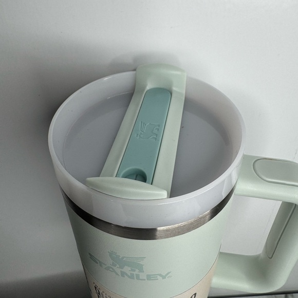 Stanley FlowState Quencher H2.0 Tumbler / 40oz / Color: Mist - Picture 4 of 12